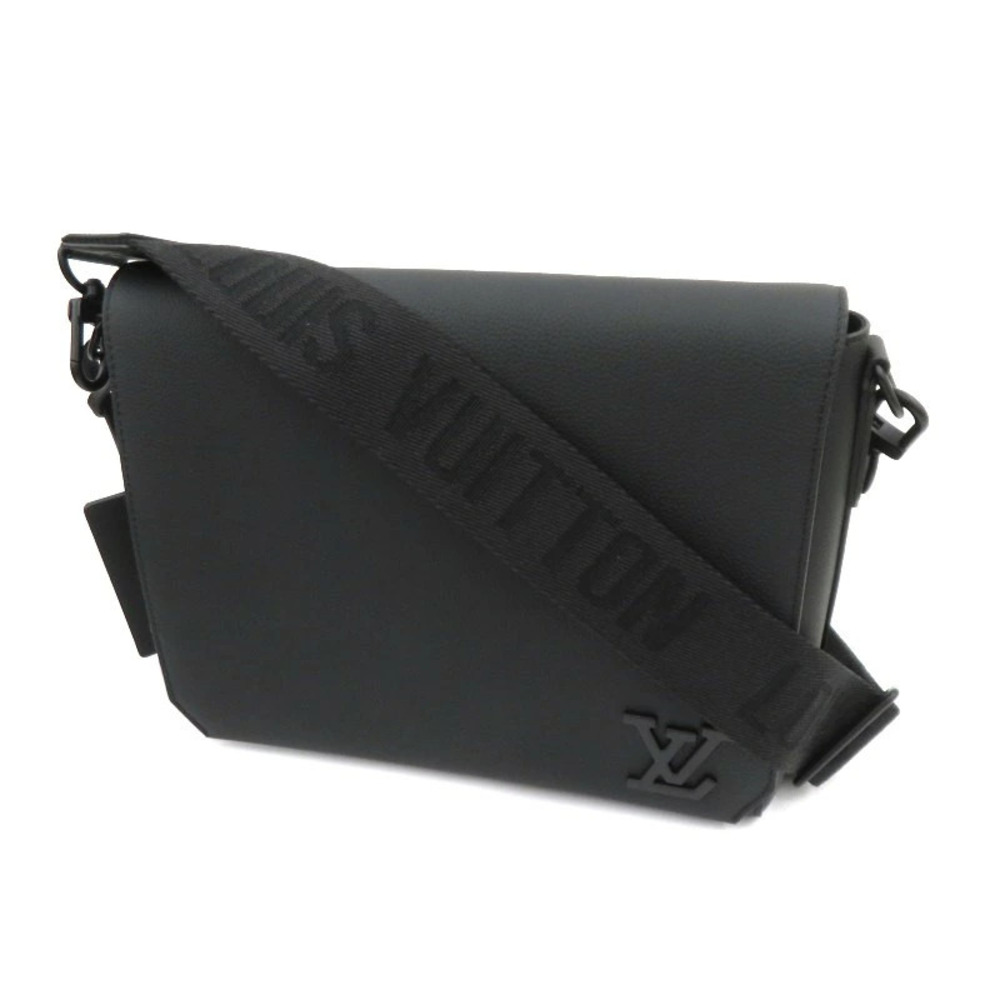 LOUIS VUITTON Takeoff Messenger Shoulder Bag Black